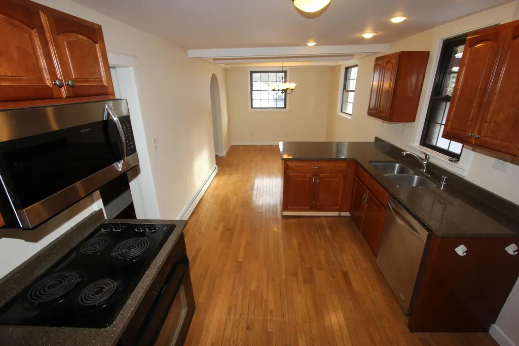 41 Hillsdale Street Auburn ME 04210