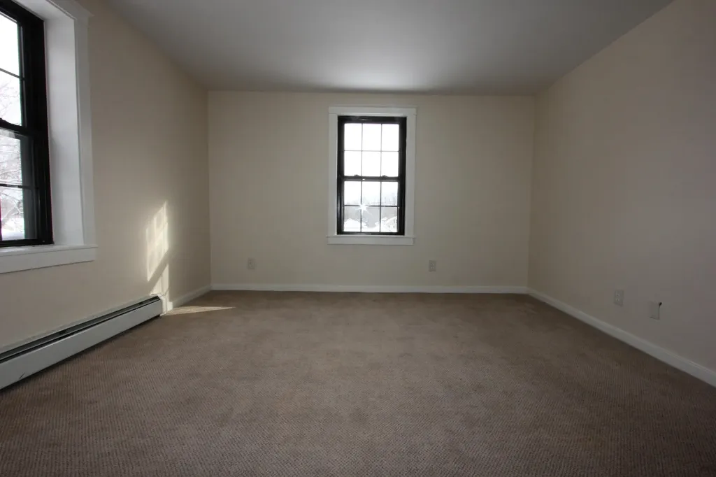 41 Hillsdale Street Auburn ME 04210