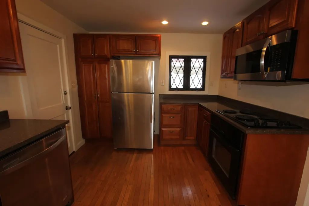 41 Hillsdale Street Auburn ME 04210