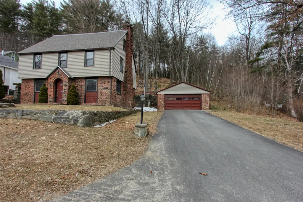 41 Hillsdale Street Auburn ME 04210