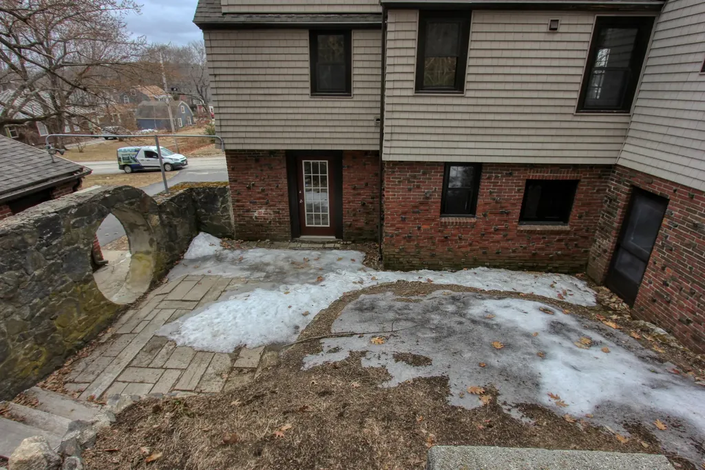 41 Hillsdale Street Auburn ME 04210