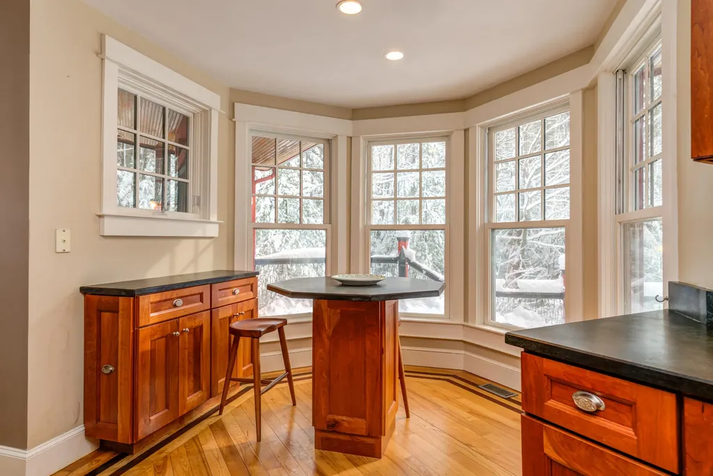 14 Mast Road Scarborough ME 04074