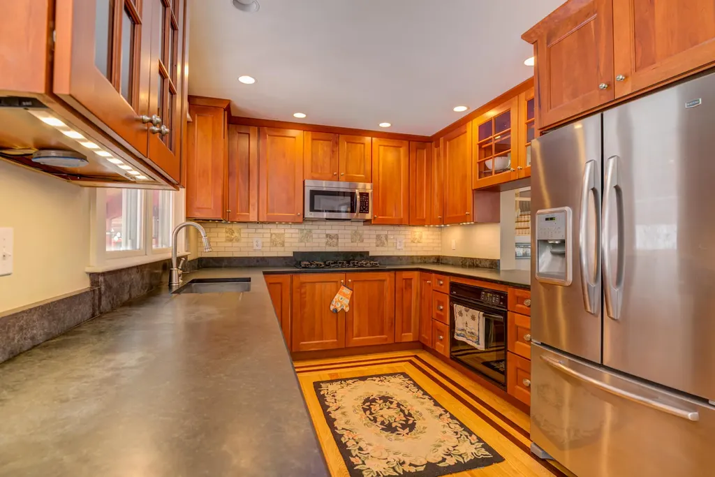 14 Mast Road Scarborough ME 04074