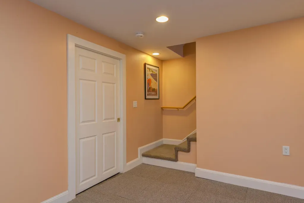 14 Mast Road Scarborough ME 04074