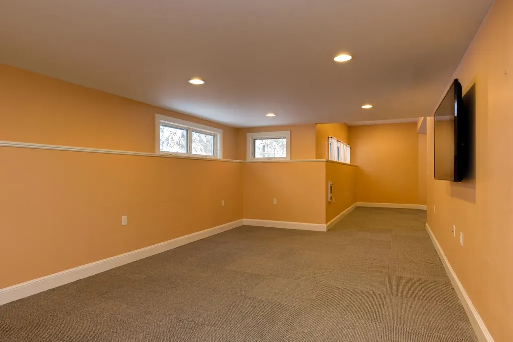 14 Mast Road Scarborough ME 04074
