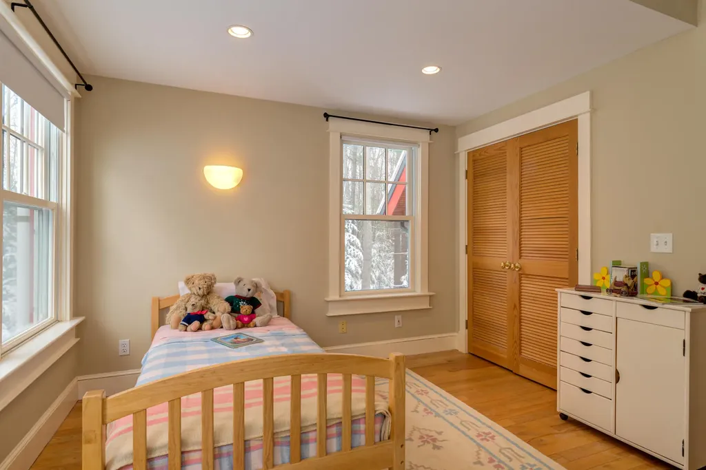 14 Mast Road Scarborough ME 04074