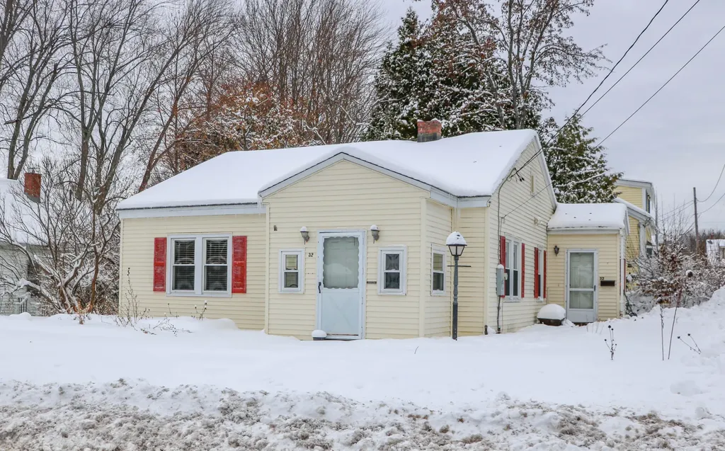 32 Dartmouth Street Biddeford ME 04005