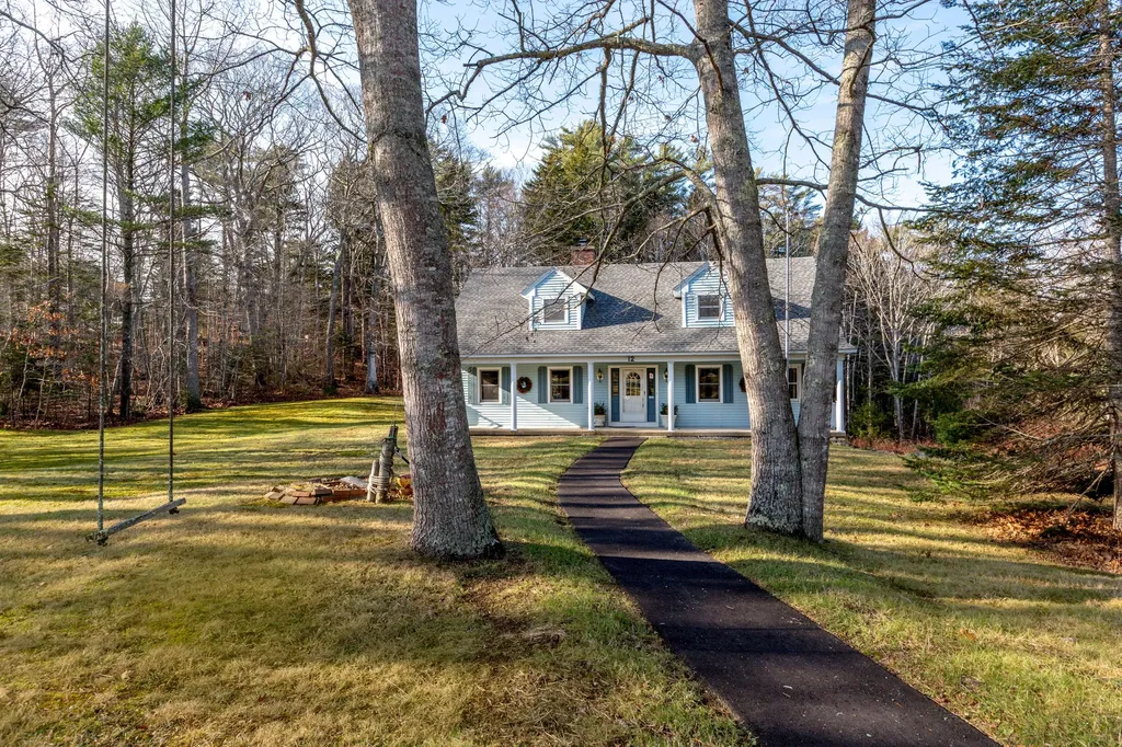 12 Oakwood Lane Boothbay ME 04537