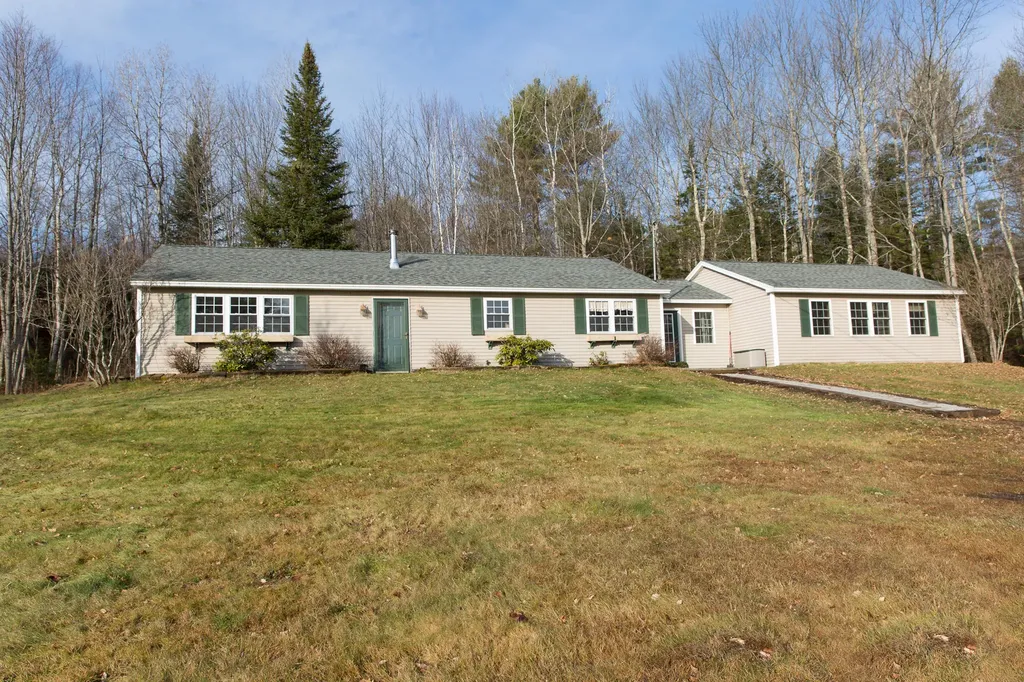 435 N Wayne Road Wayne ME 04284