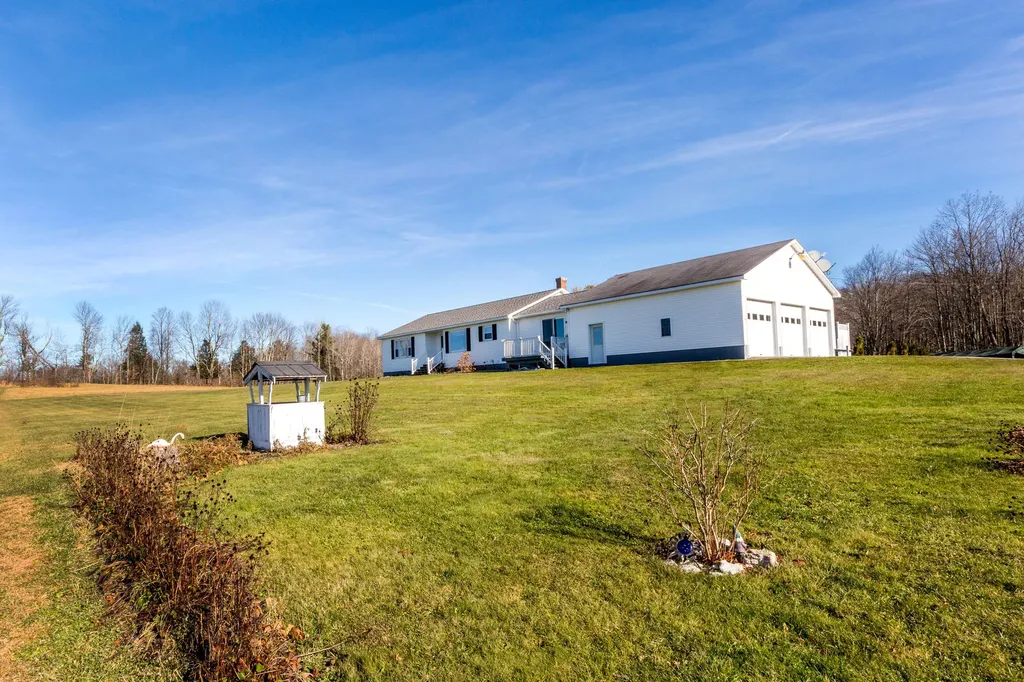 40 Wallace Way Bowdoinham ME 04008