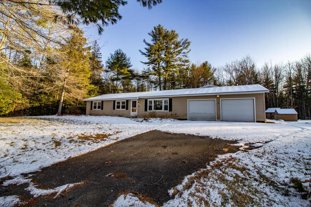 221 Main Road Eddington ME 04428
