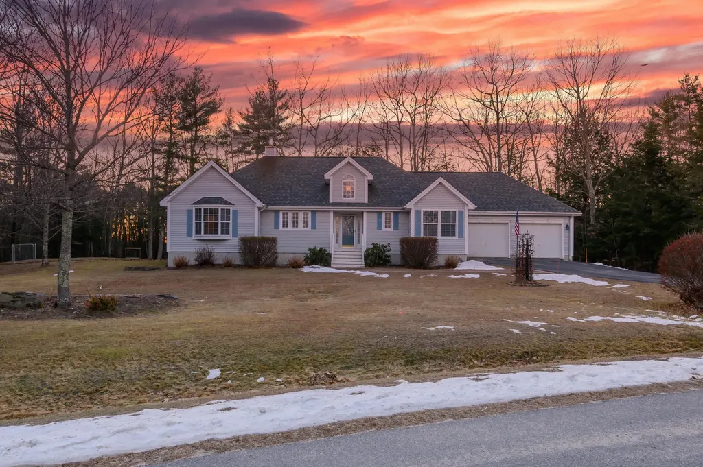 10 Colby Drive Windham ME 04062