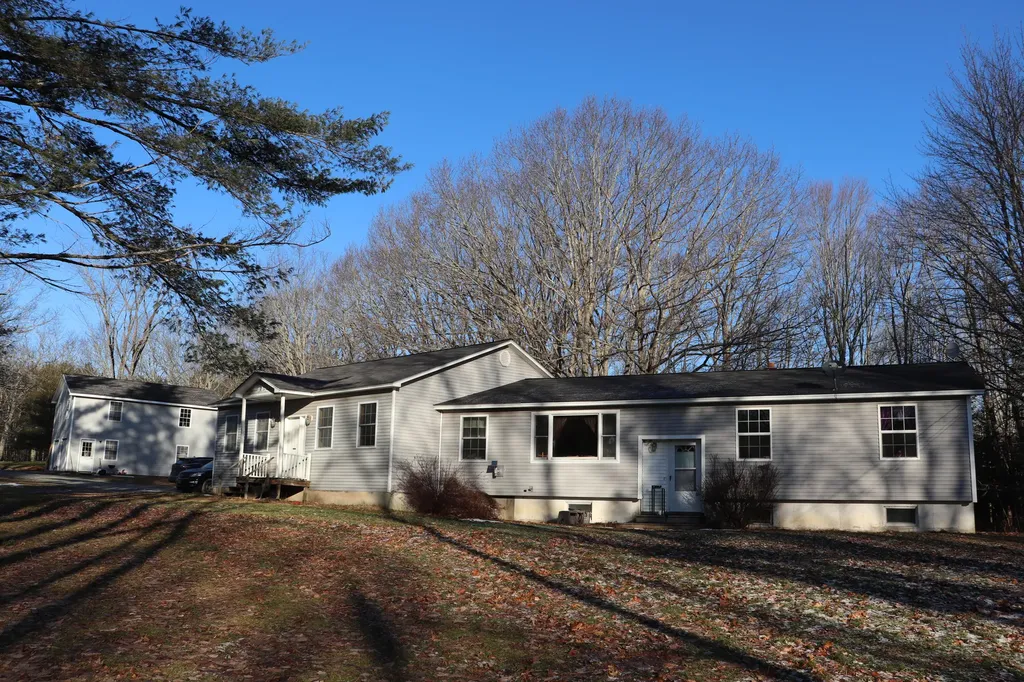 842 Levenseller Road Holden ME 04429