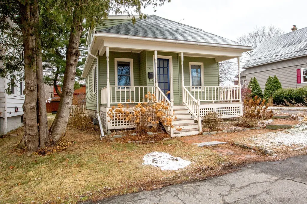 43 Newton Street Portland ME 04103