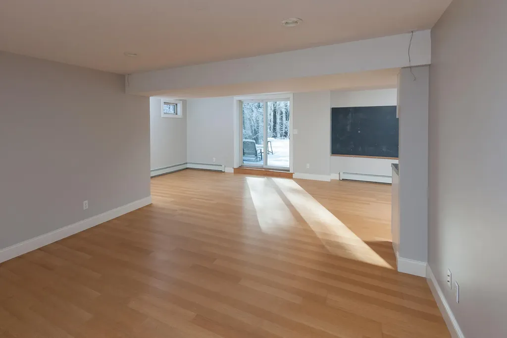 40 Boban Street York ME 03909