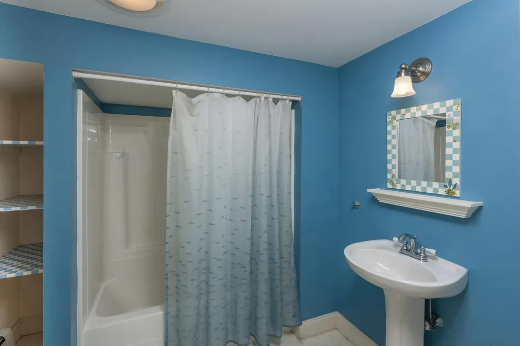 40 Boban Street York ME 03909