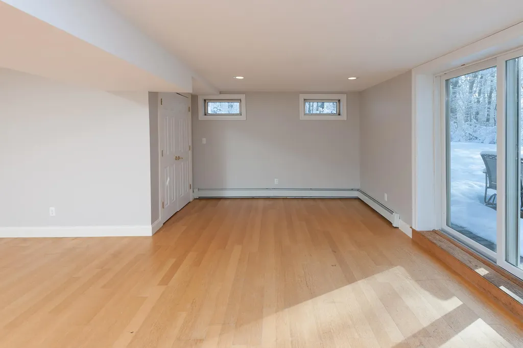40 Boban Street York ME 03909