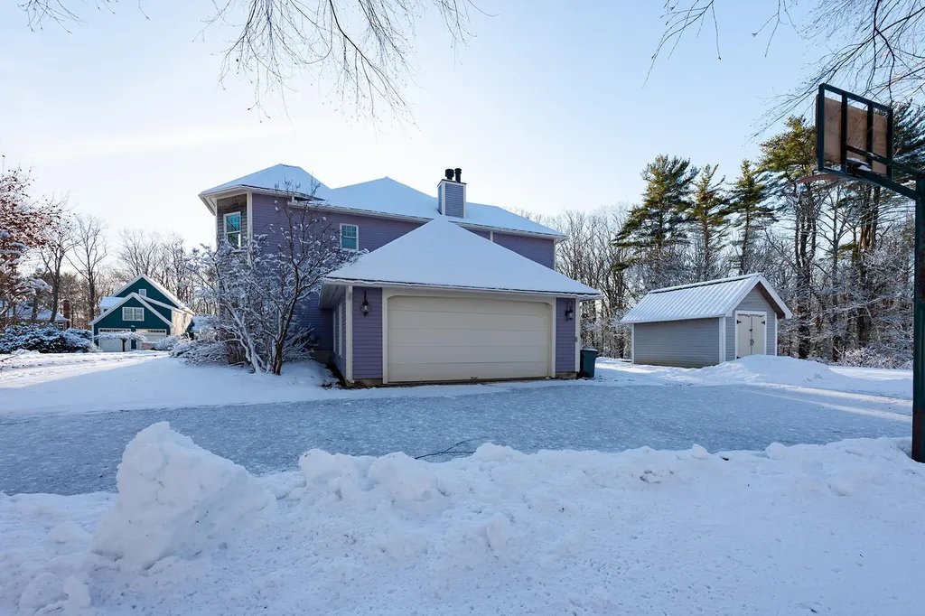 40 Boban Street York ME 03909