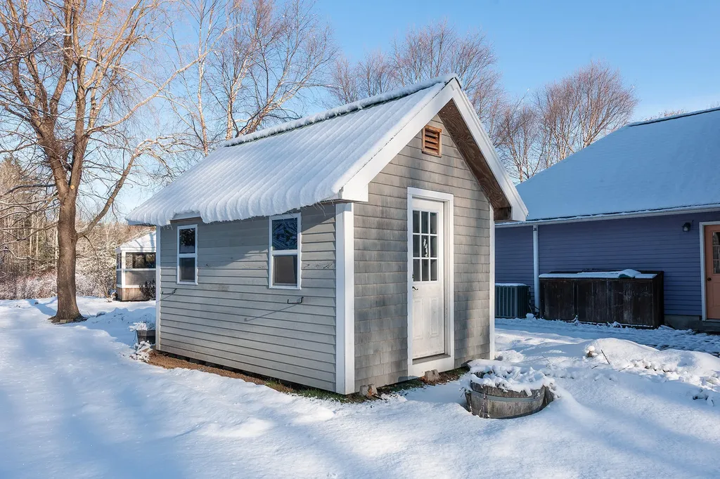 40 Boban Street York ME 03909