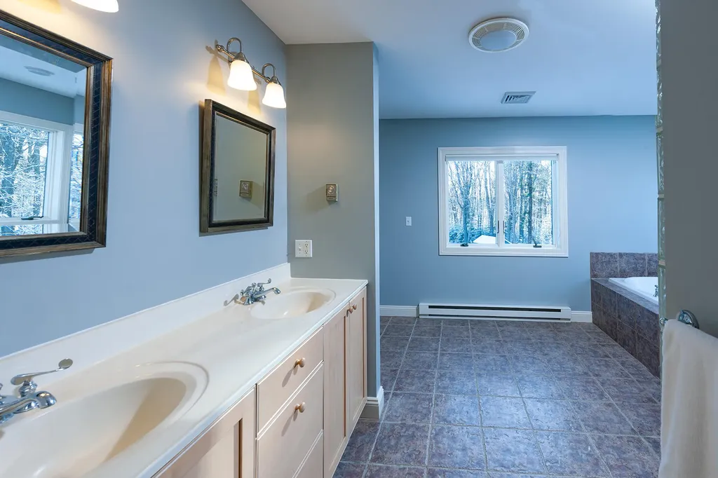 40 Boban Street York ME 03909