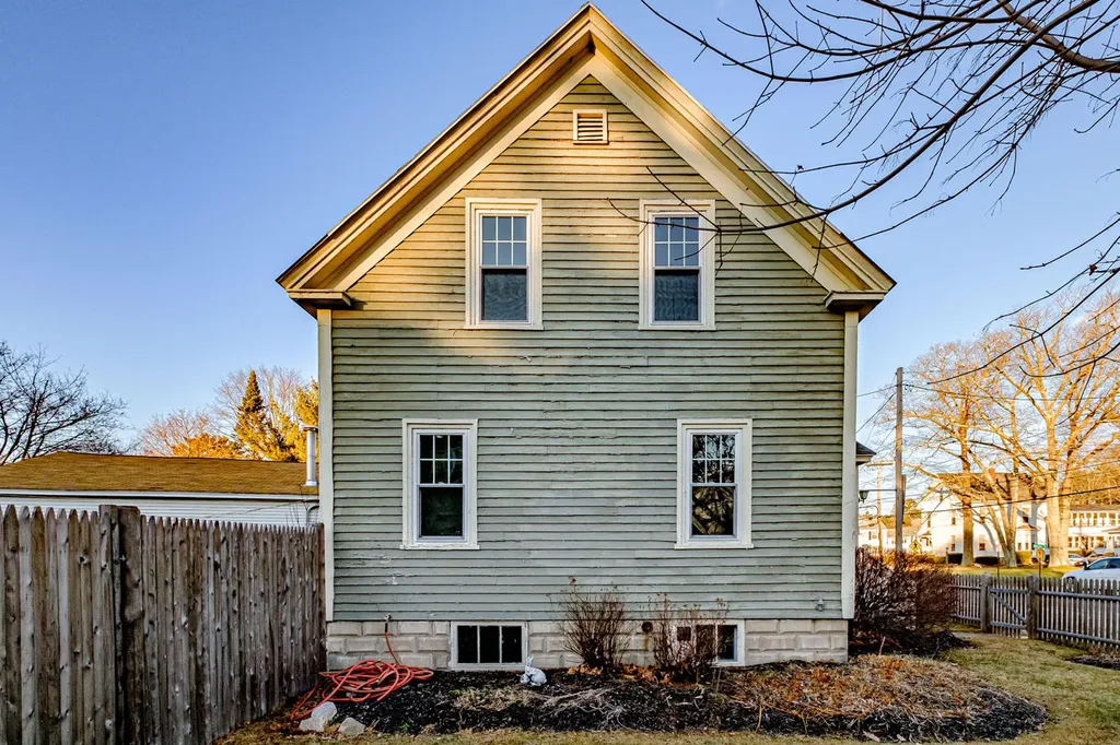 296 Maine Street Brunswick ME 04011