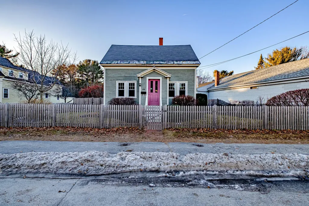 296 Maine Street Brunswick ME 04011