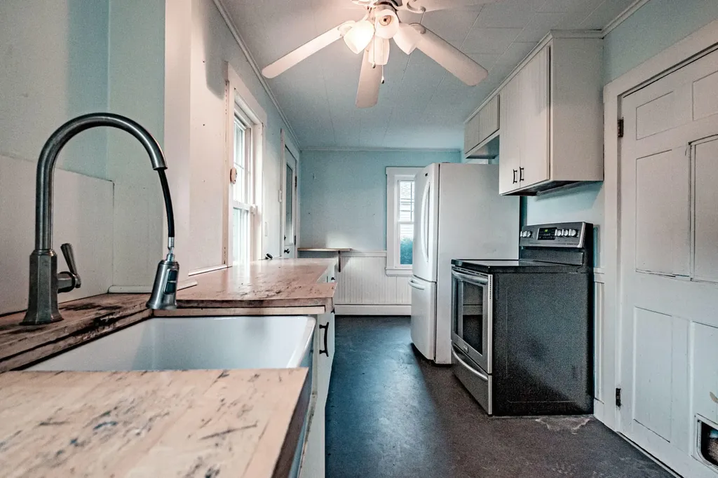 296 Maine Street Brunswick ME 04011