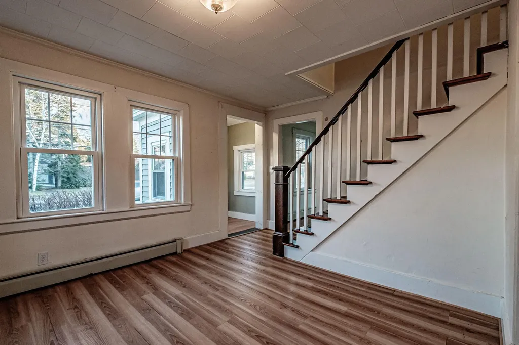 296 Maine Street Brunswick ME 04011