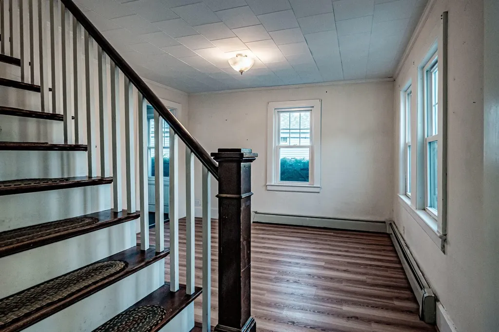 296 Maine Street Brunswick ME 04011