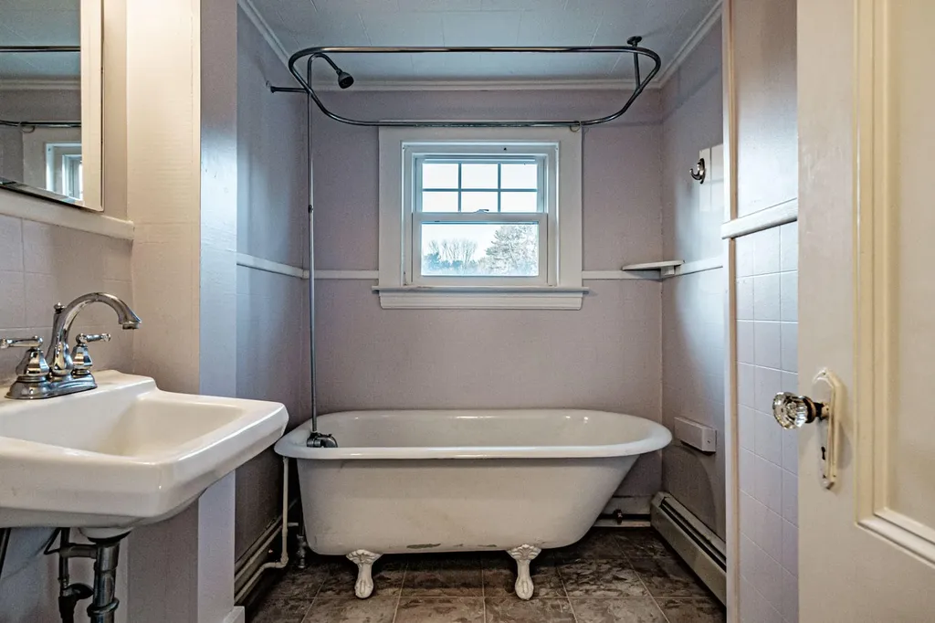 296 Maine Street Brunswick ME 04011