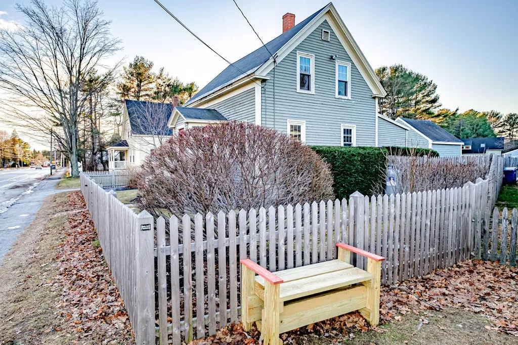 296 Maine Street Brunswick ME 04011
