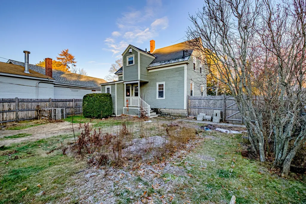 296 Maine Street Brunswick ME 04011