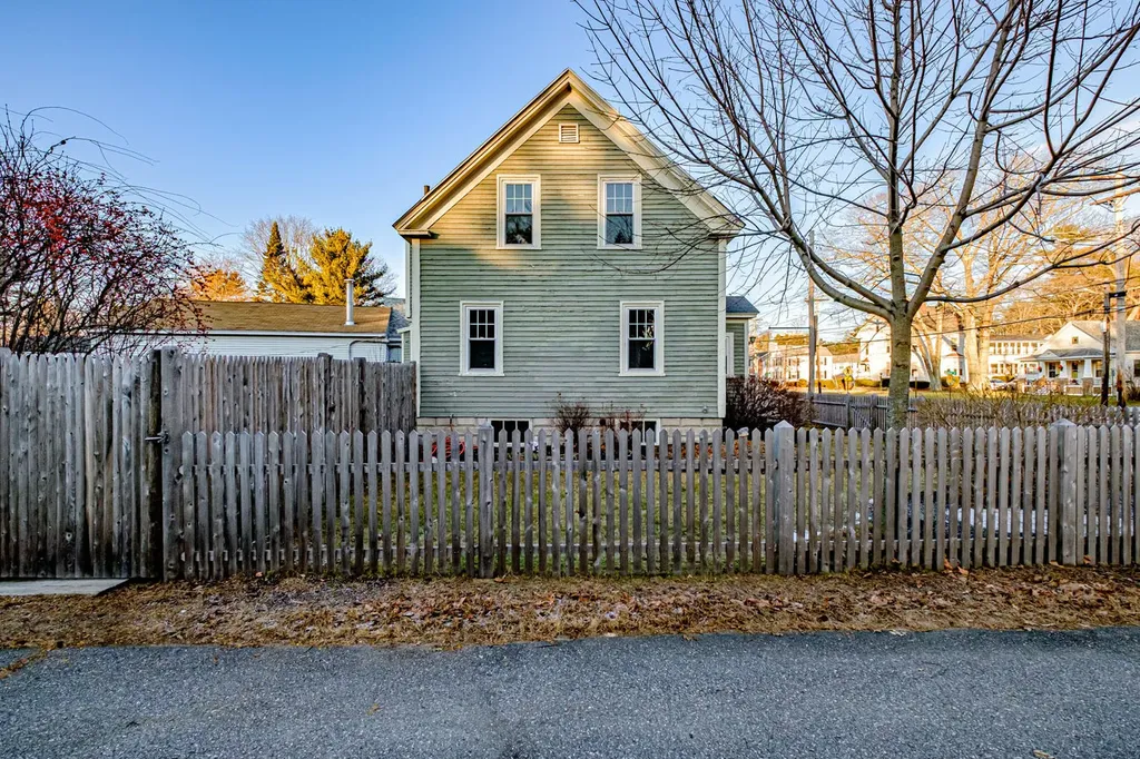 296 Maine Street Brunswick ME 04011
