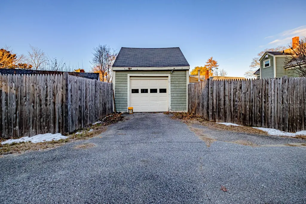296 Maine Street Brunswick ME 04011