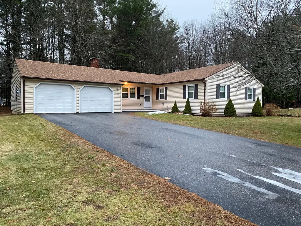 20 Harrison Circle Auburn ME 04210