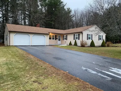 20 Harrison Circle Auburn ME 04210
