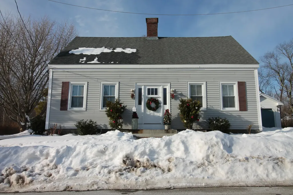 12 Hill Street Saco ME 04072