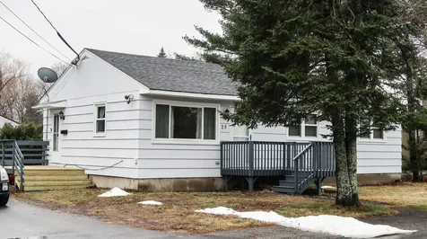 28 Mayflower Road Augusta ME 04330