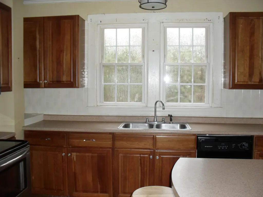 12 Murray Street Augusta ME 04330