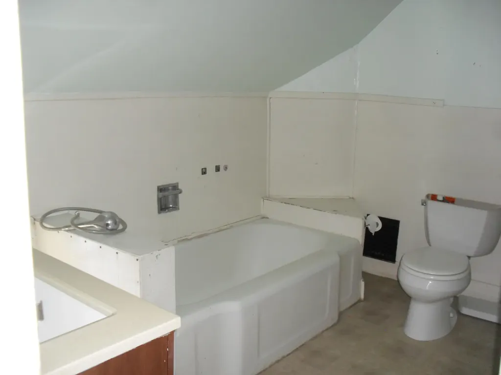 12 Murray Street Augusta ME 04330