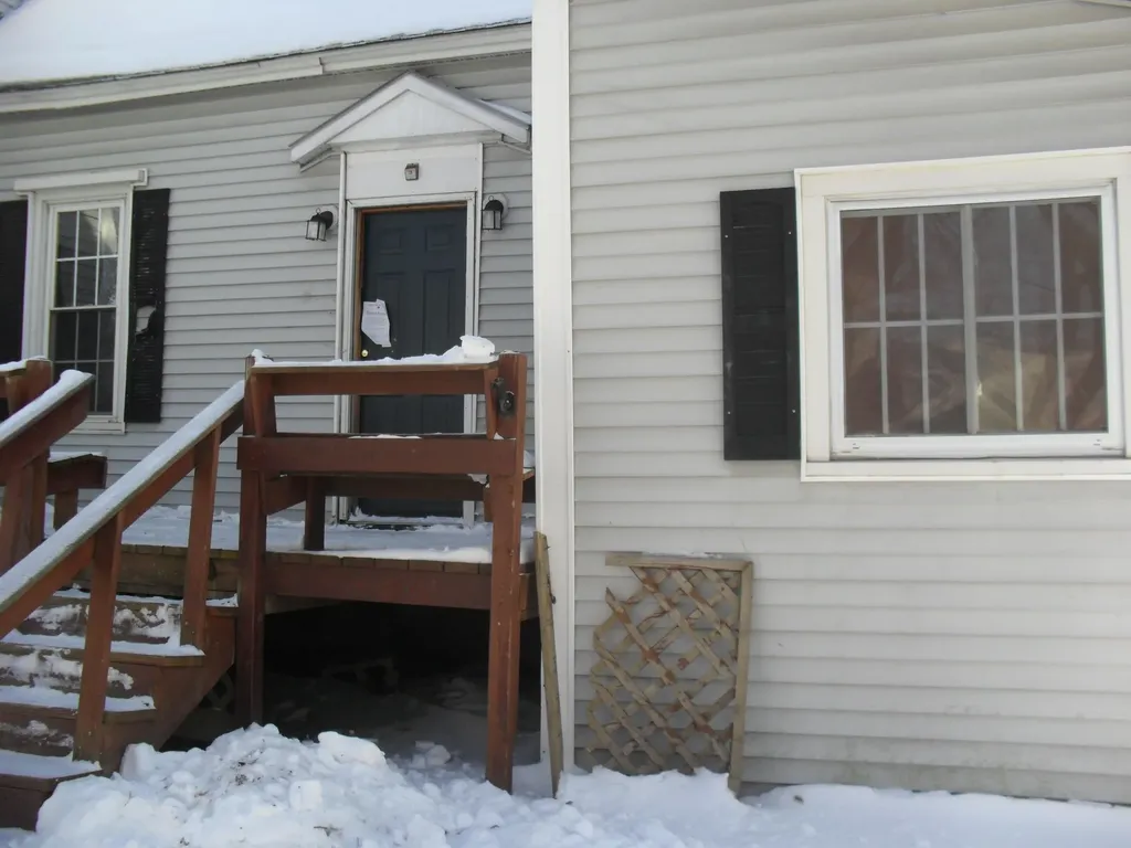 12 Murray Street Augusta ME 04330