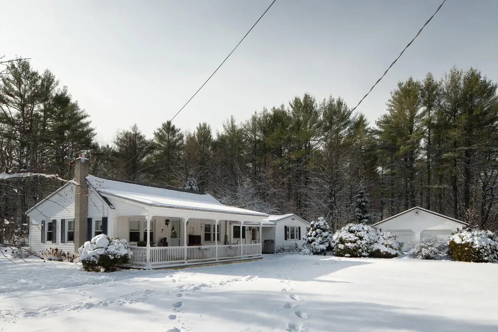 20 Boothby Road Limington ME 04049