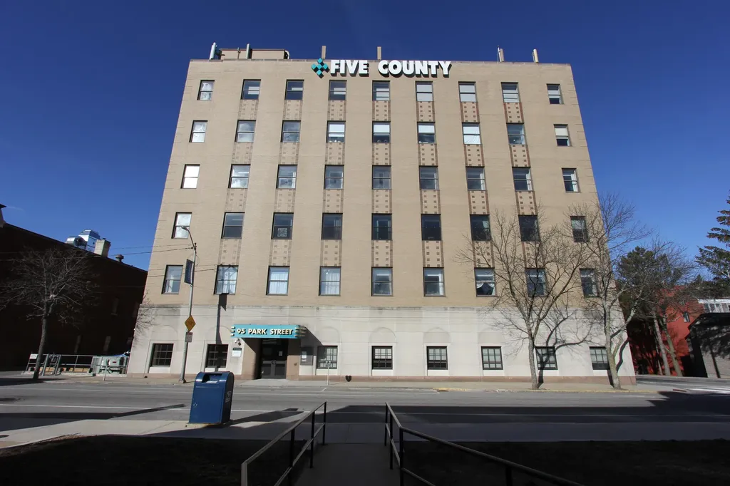 35 Ash Street Lewiston ME 04240