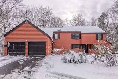 9 Pioneer Circle Gorham ME 04038