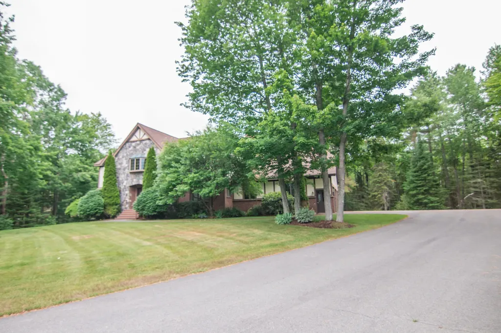 20 Whitney Court Brewer ME 04412