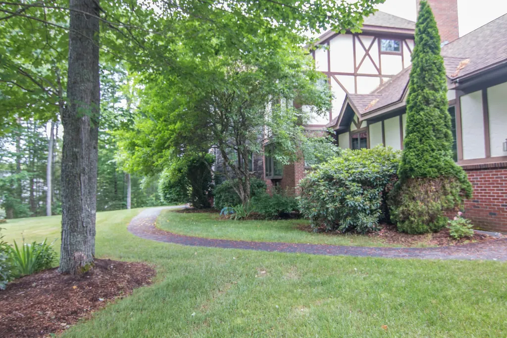 20 Whitney Court Brewer ME 04412