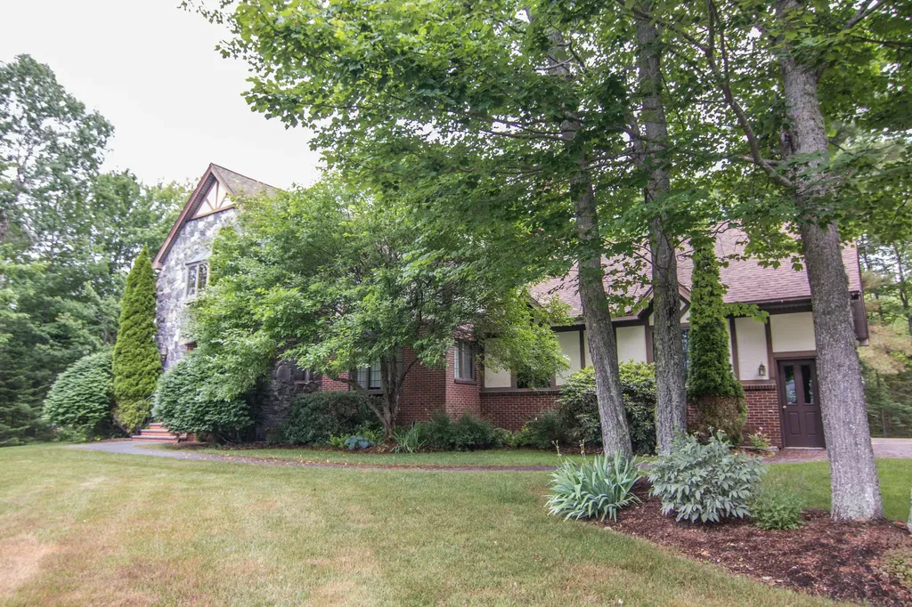 20 Whitney Court Brewer ME 04412