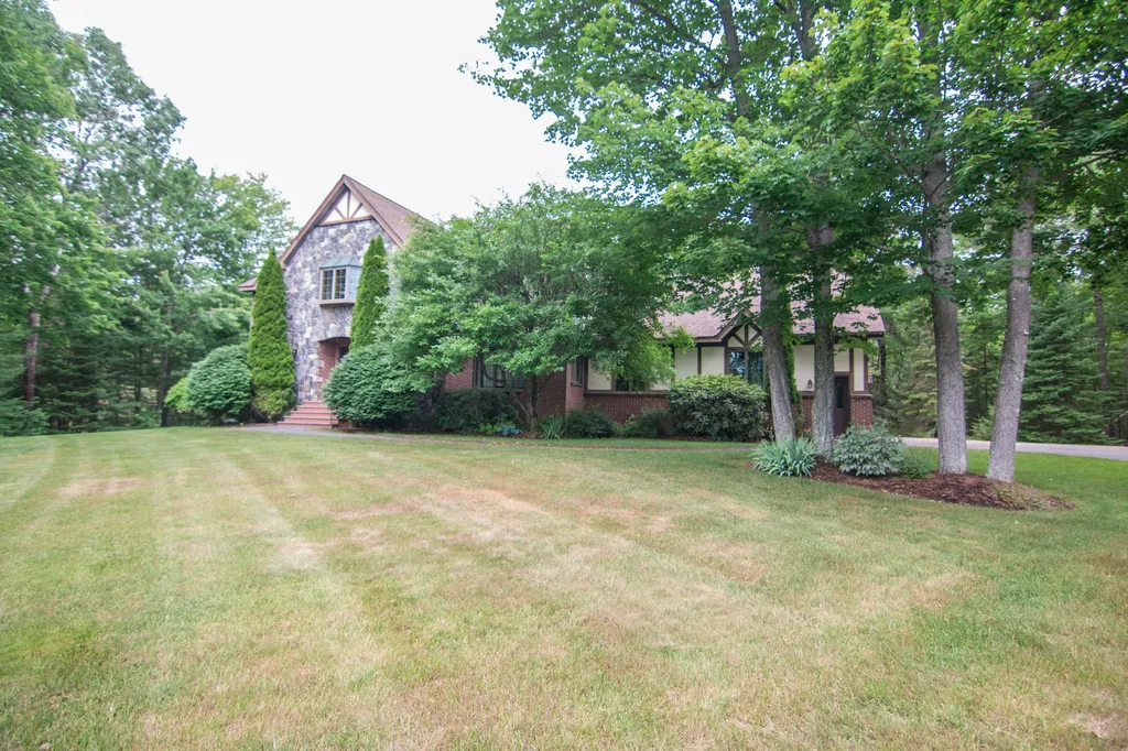 20 Whitney Court Brewer ME 04412