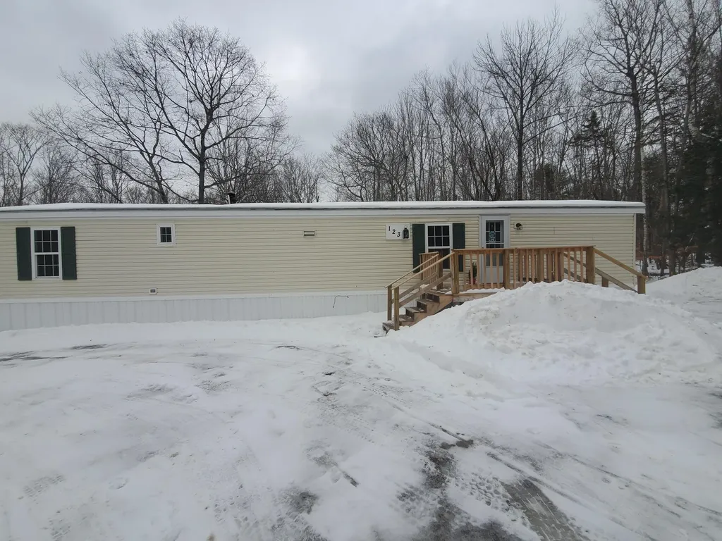 123 Merryman Road Glenburn ME 04401