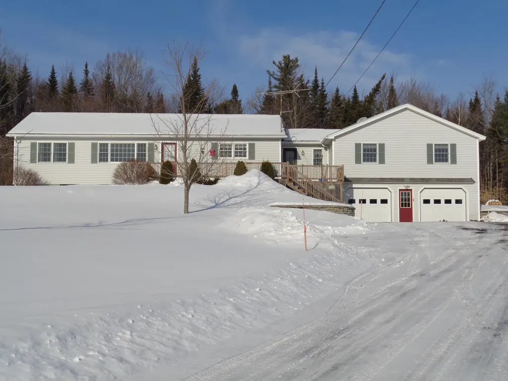 34 Crosby Lane Dover-foxcroft ME 04426